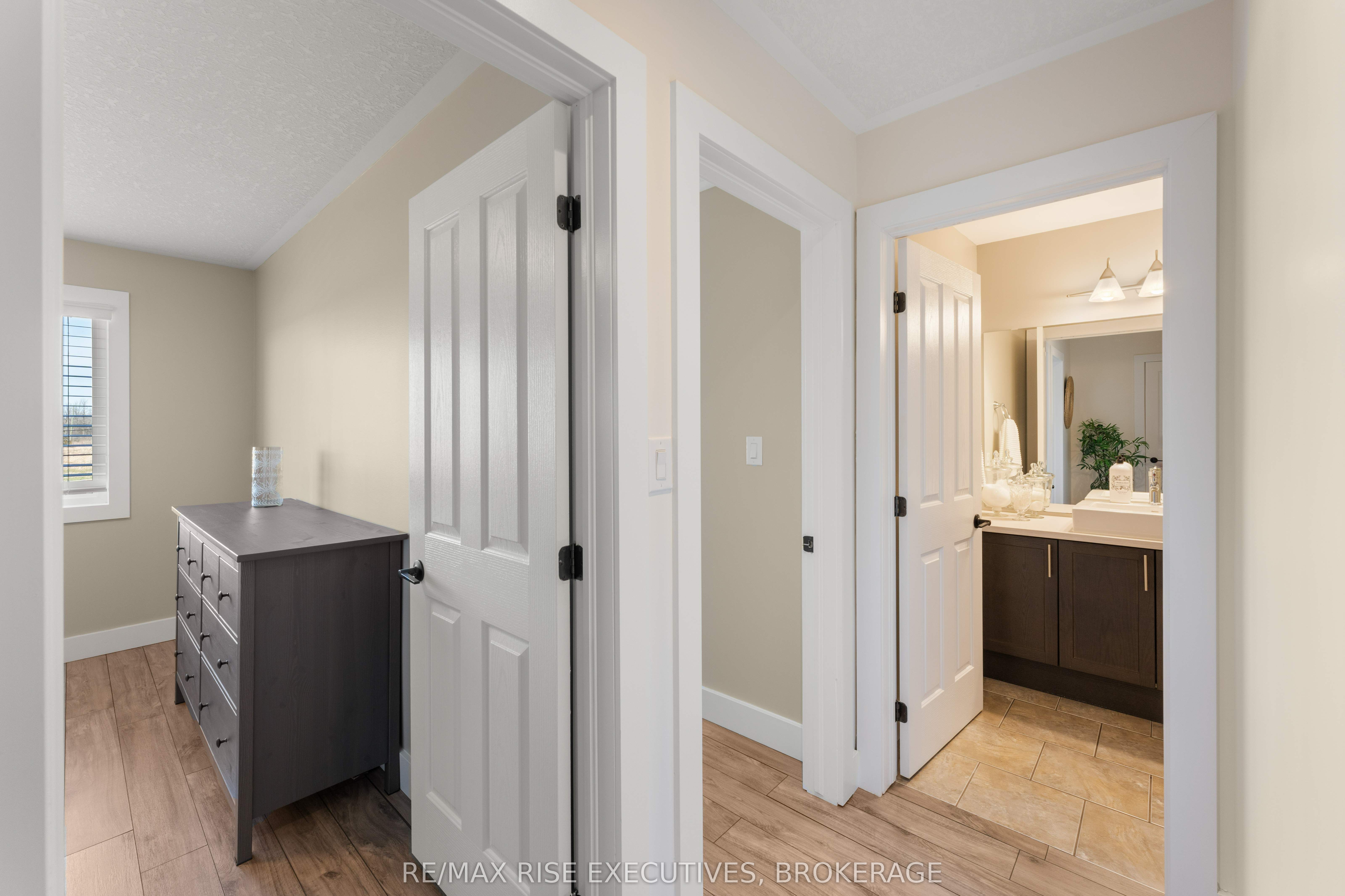 125 Simurda Court, Loyalist, ON K7N 1Y7