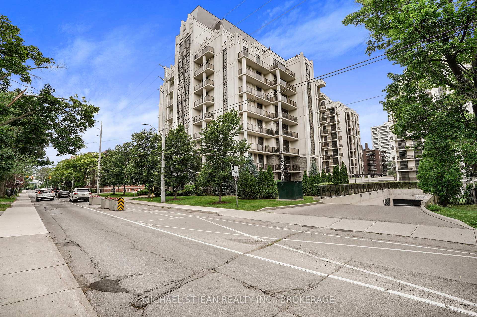 1 Bedroom Condo at 90 Charlton, Hamilton For sale