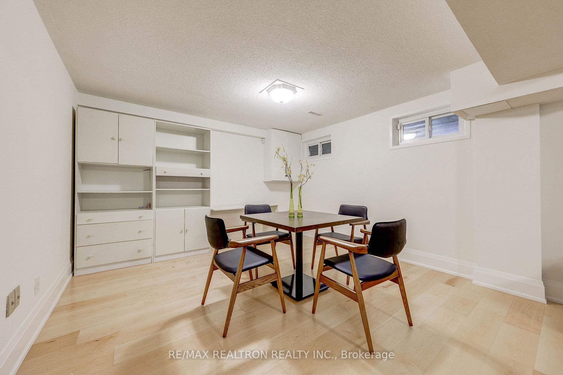 5 Bedrooms Condo at 14 Anvil Millway, Toronto For sale