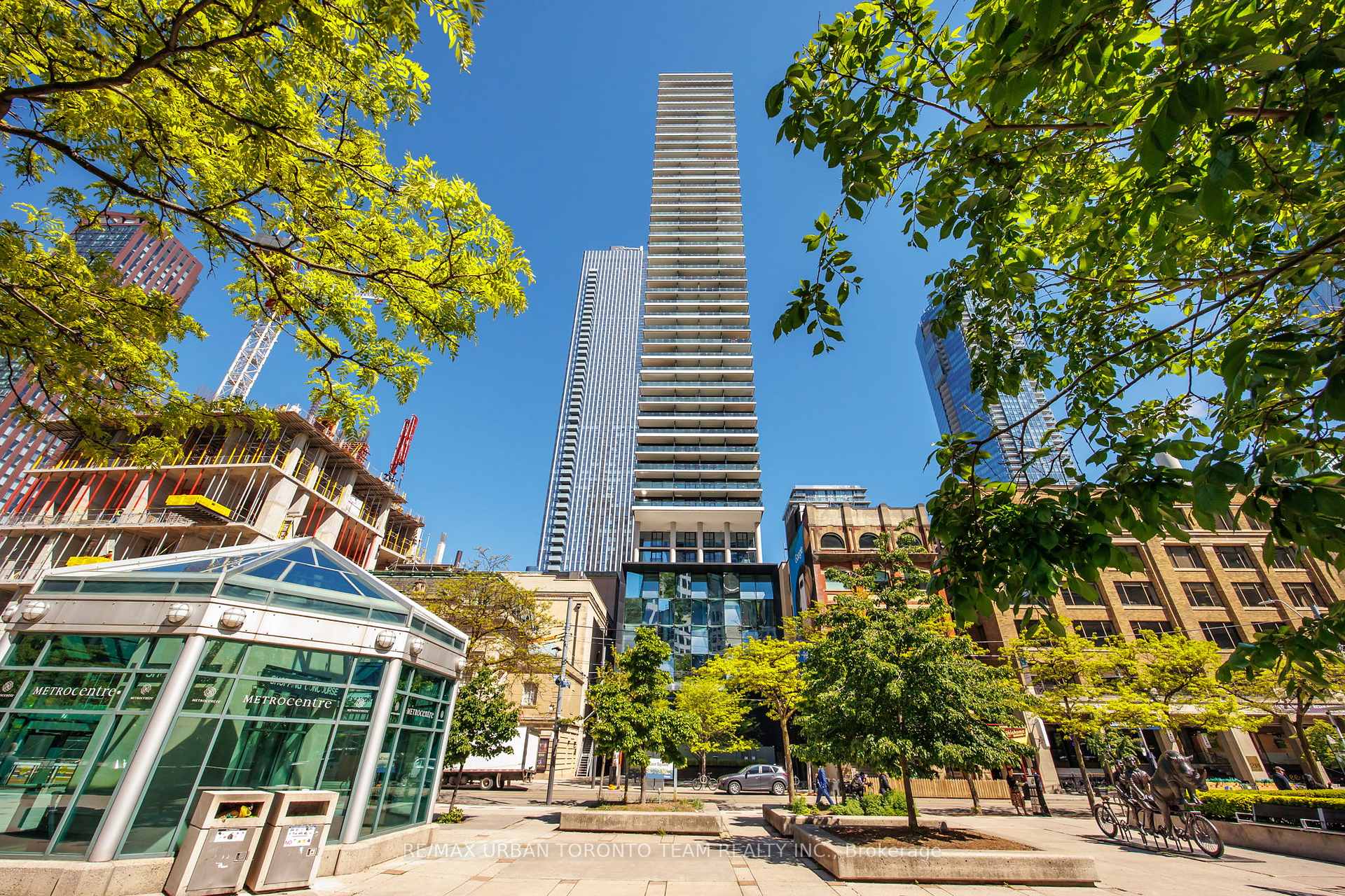 2 Bedrooms Condo at 224 King, Toronto For sale