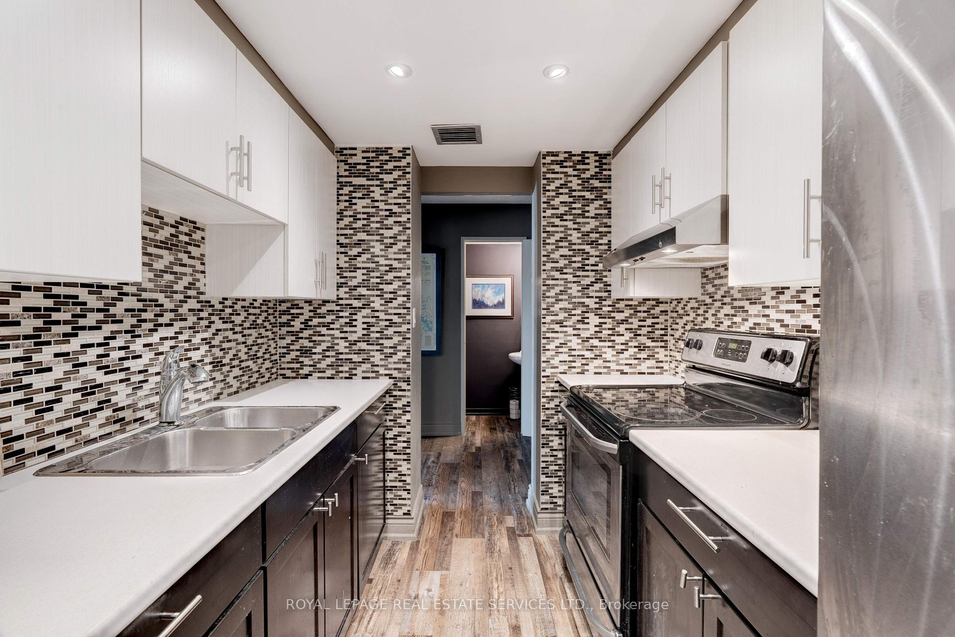 2 Bedrooms Condo at 120 Duke,  Hamilton For sale