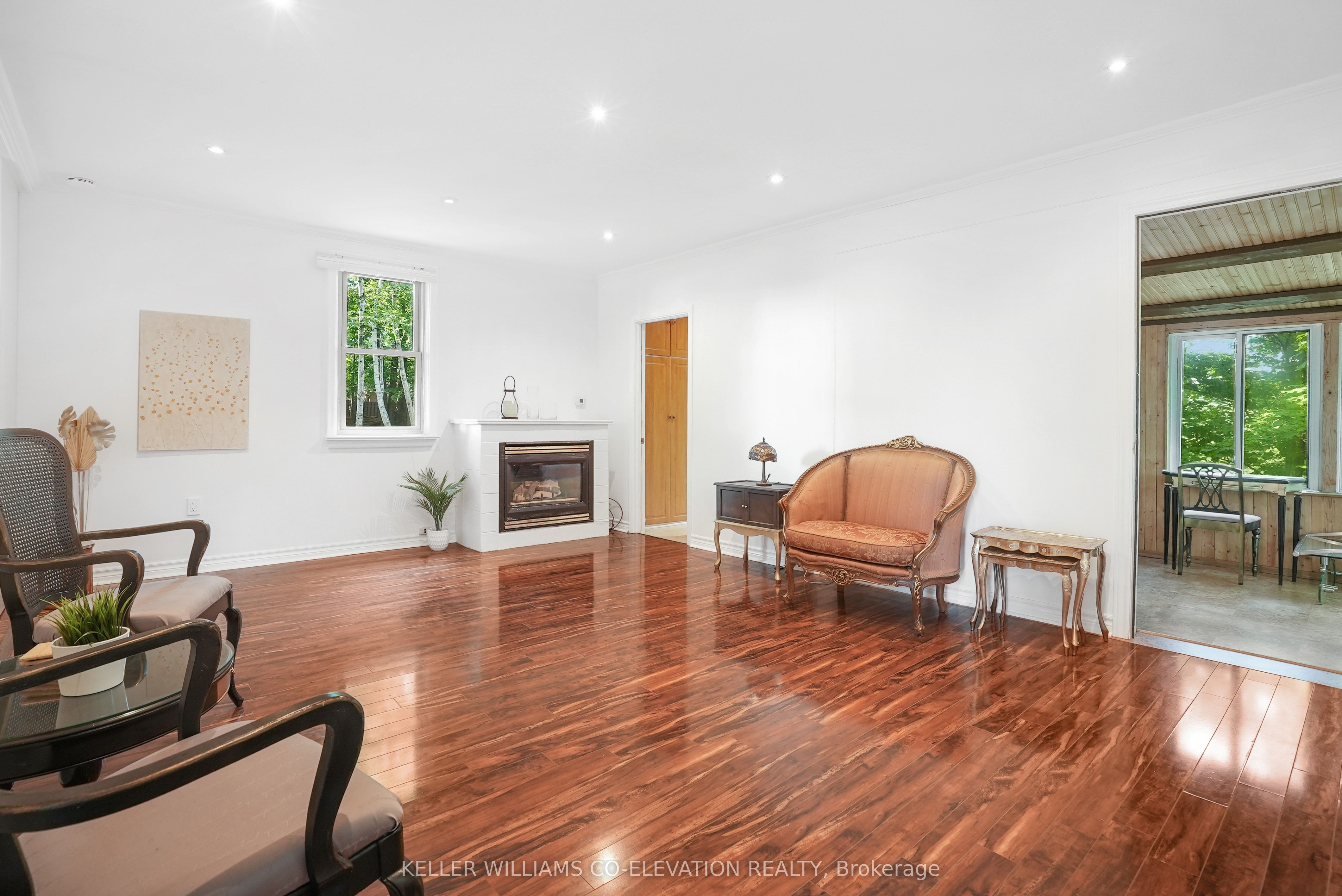 1136 Bronte Road