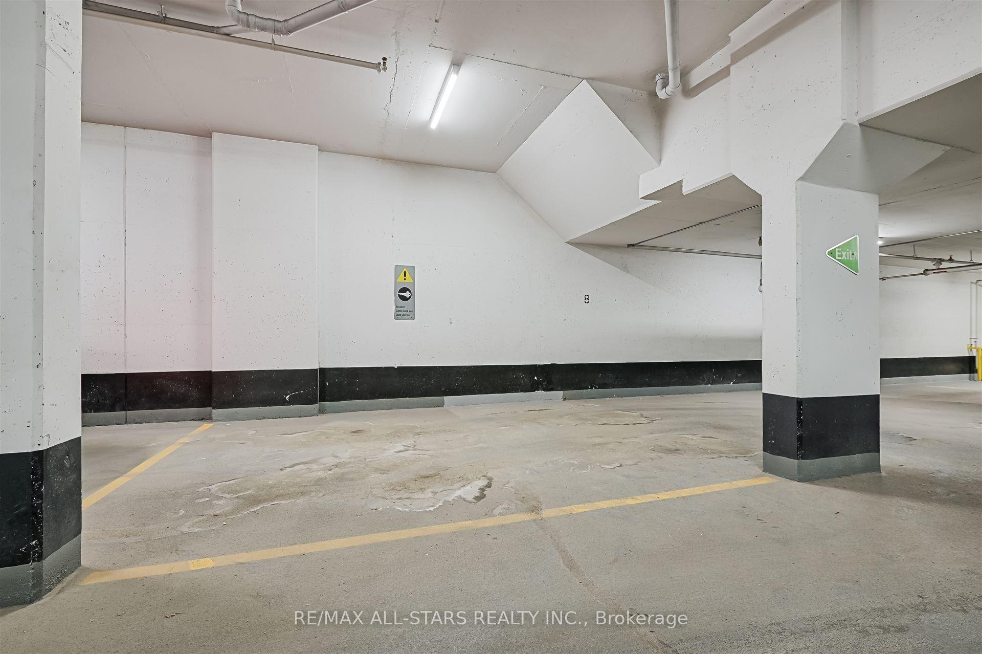 2 Bedrooms Condo at 510 King, Toronto For sale