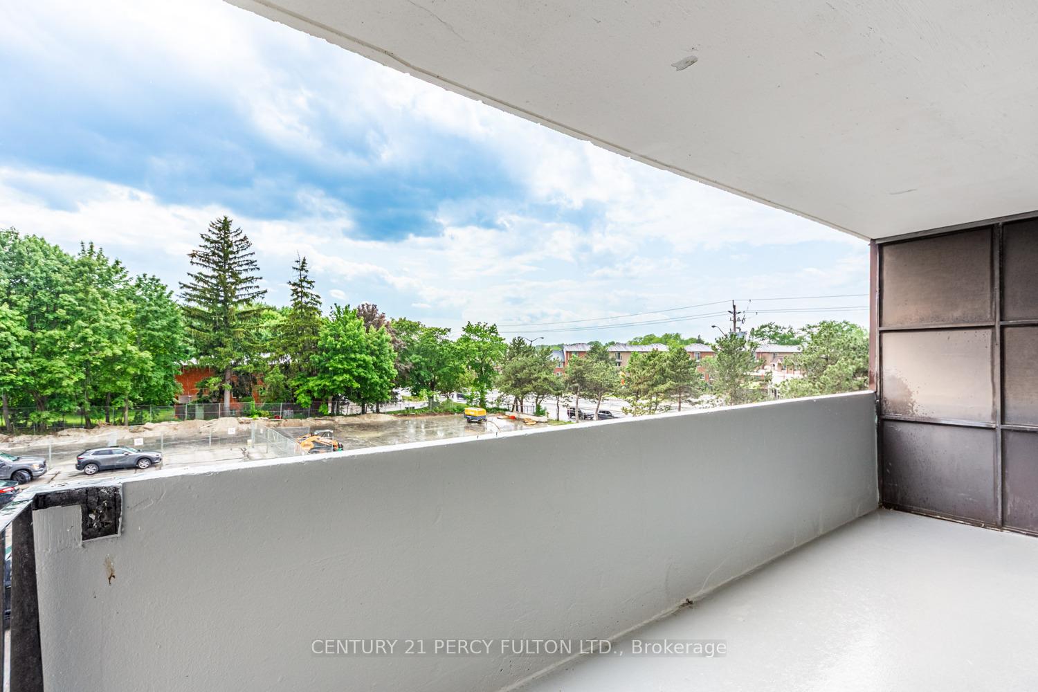 1 Bedroom Condo at 3311 Kingston, Toronto For sale