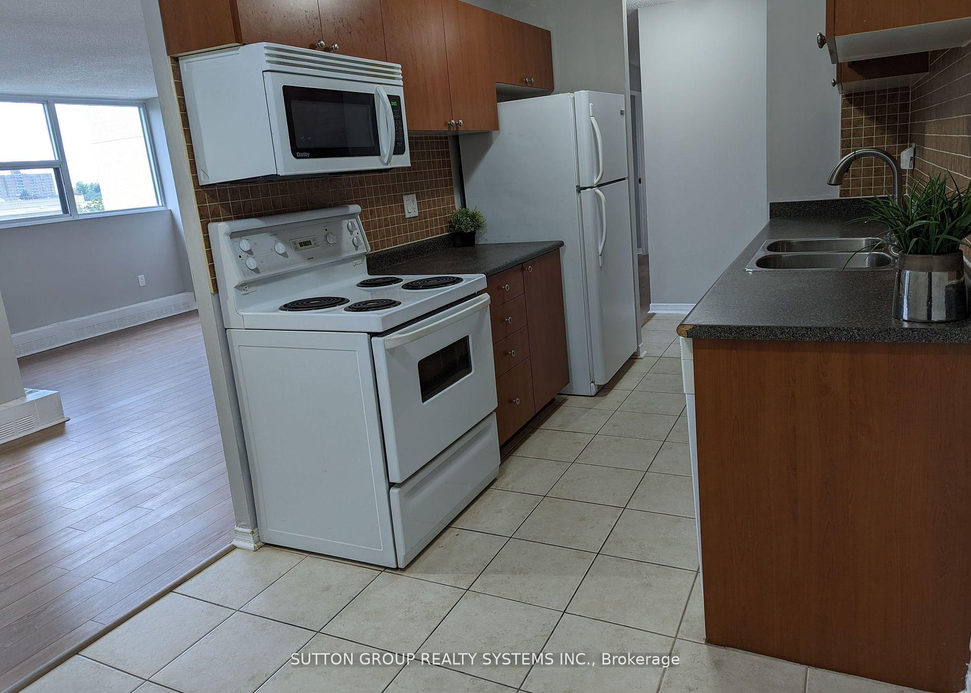 2 Bedrooms Condo at 2900 Battleford, Mississauga For sale