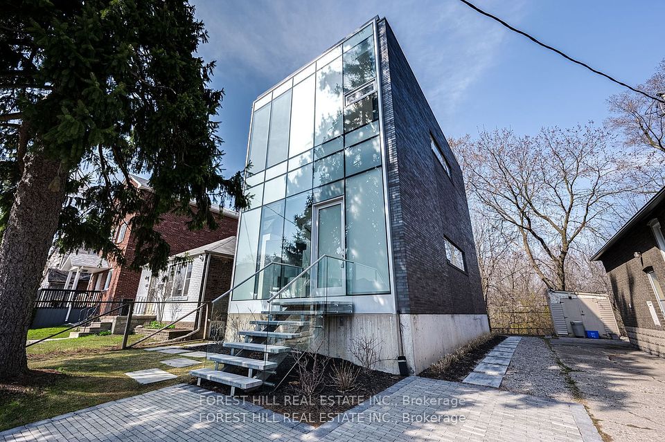 561 Arlington