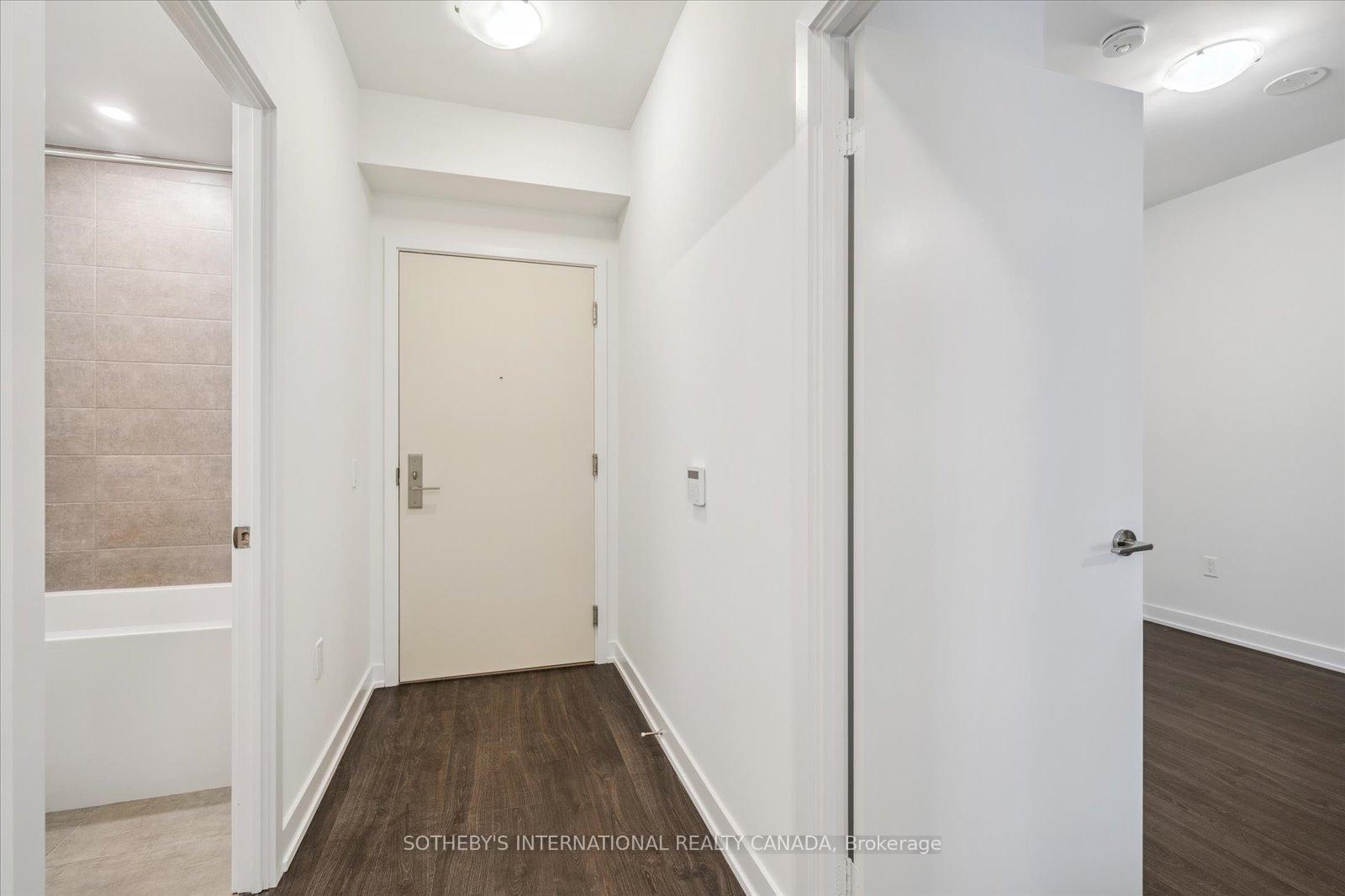 2 Bedrooms Condo at 15 Richardson, Toronto For sale