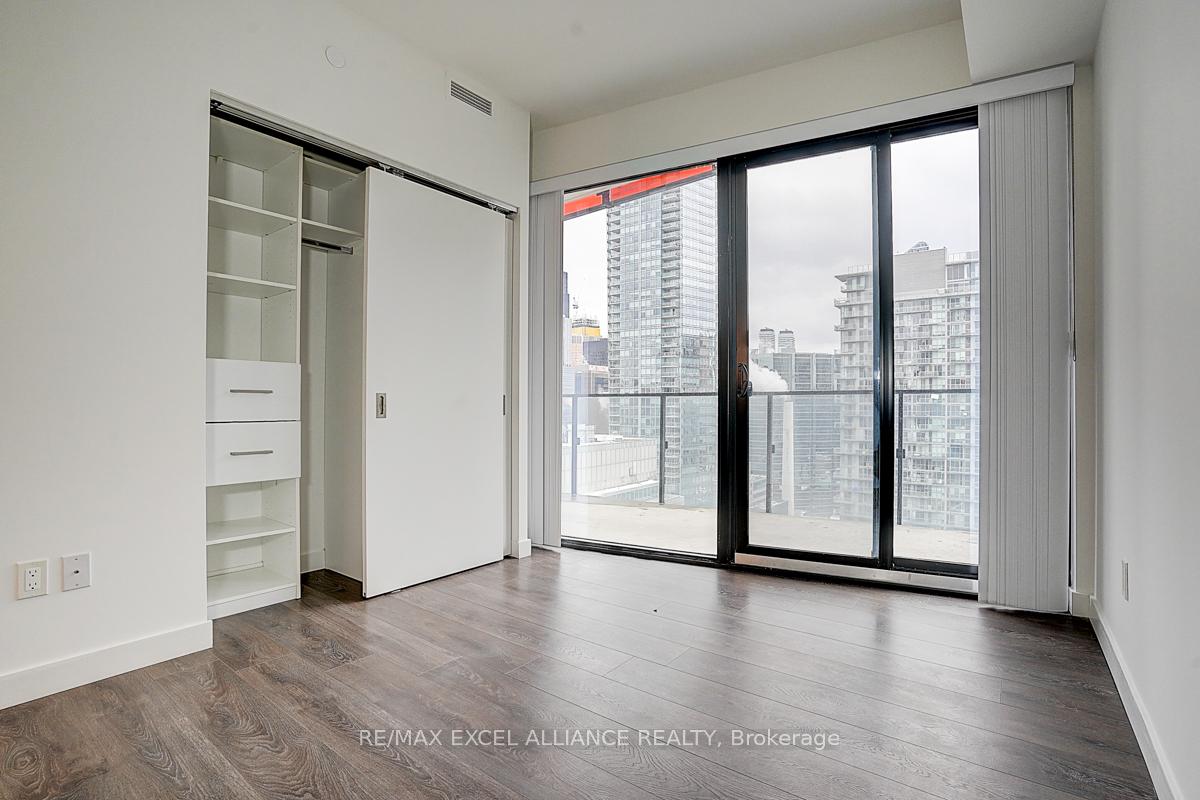 2 Bedrooms Condo at 215 Queen,  Toronto For sale