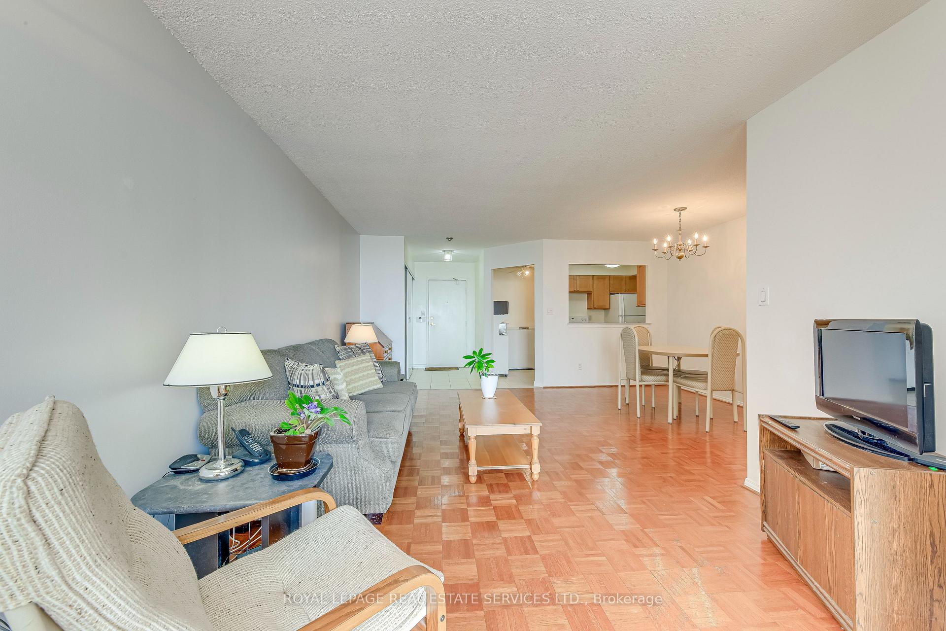2 Bedrooms Condo at 3605 Kariya, Mississauga For sale