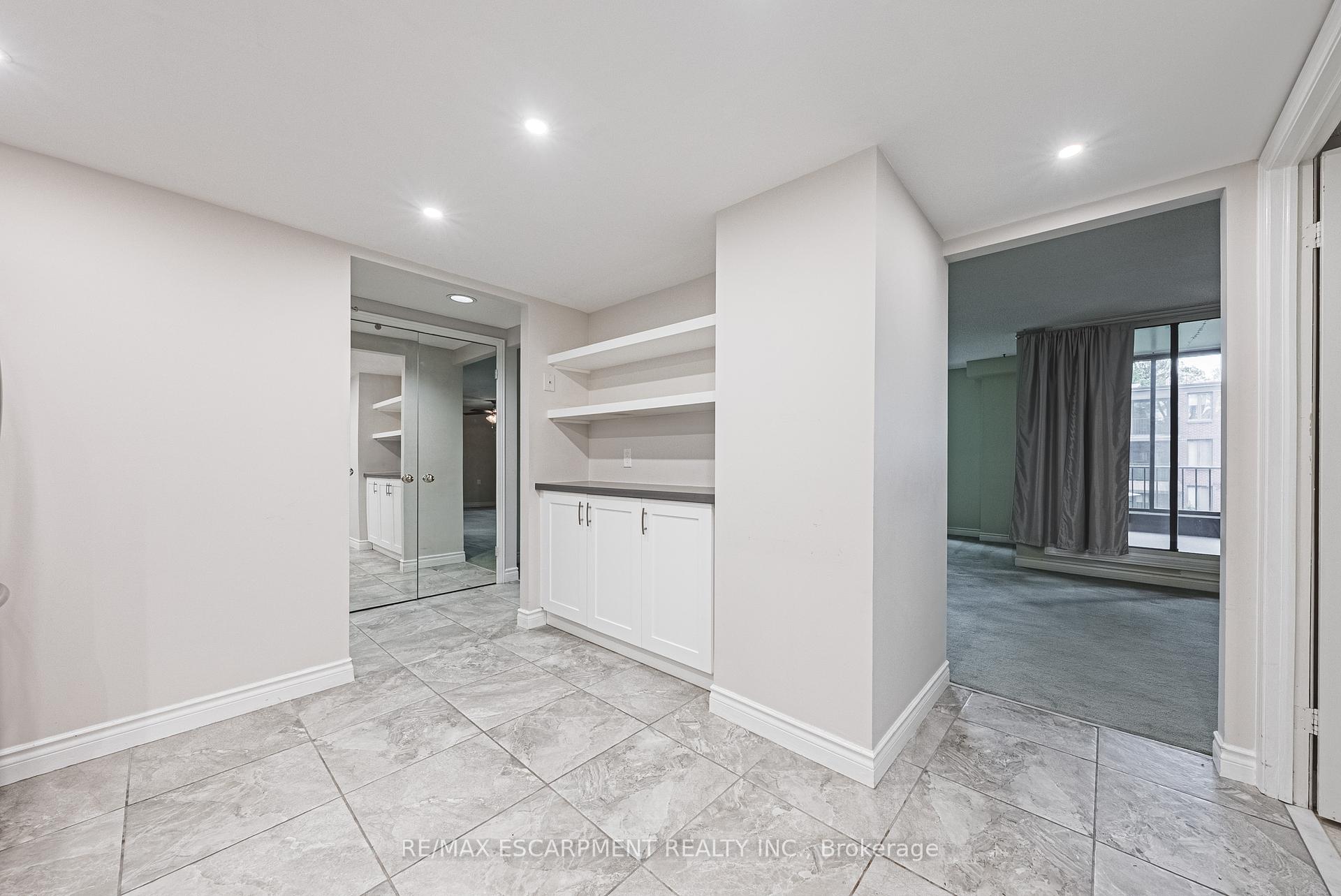 3 Bedrooms Condo at 150 WILSON, Hamilton For sale