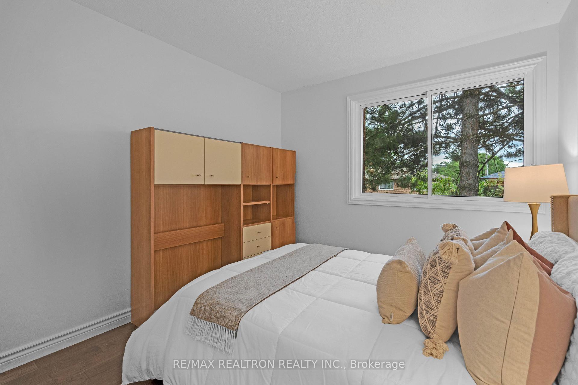 4 Bedrooms Condo at 296 Torresdale,  Toronto For sale