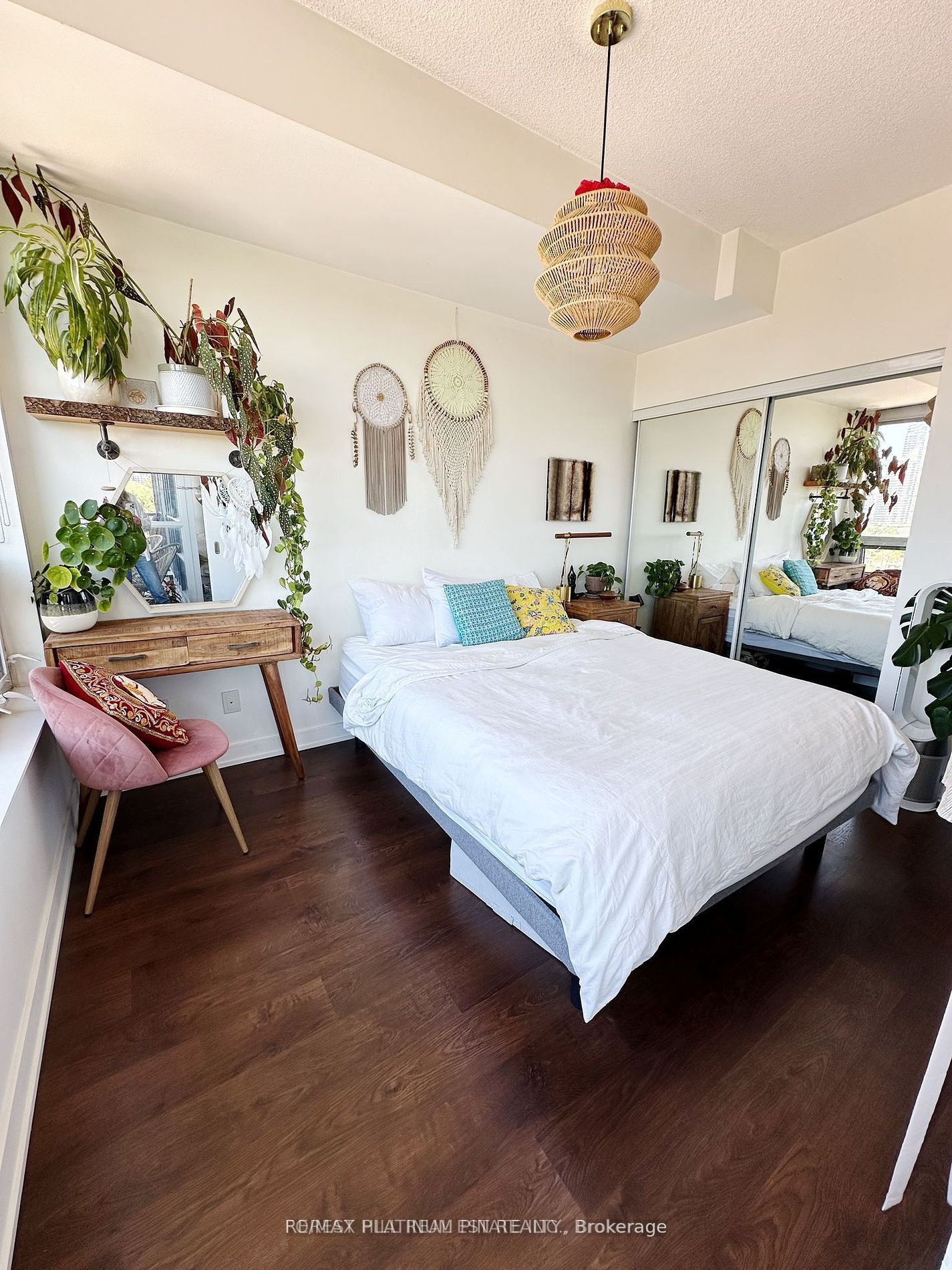 11 Superior Avenue, #812