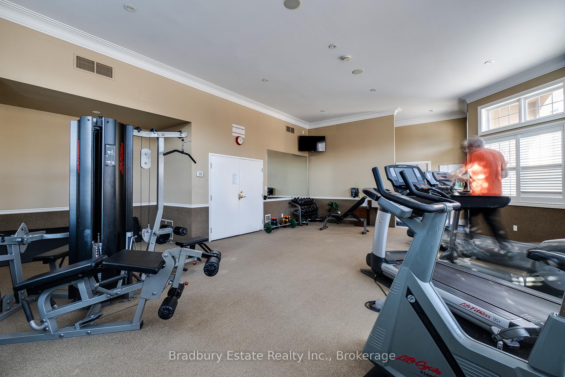 2 Bedrooms Condo at 2045 Appleby,  Burlington For sale