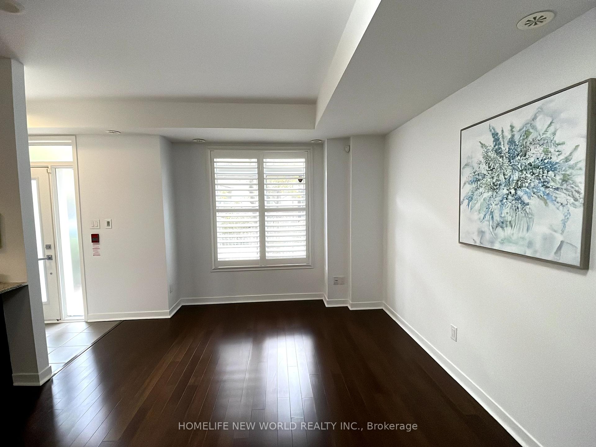 3 Bedrooms Condo at 370 Square One,  Mississauga For sale