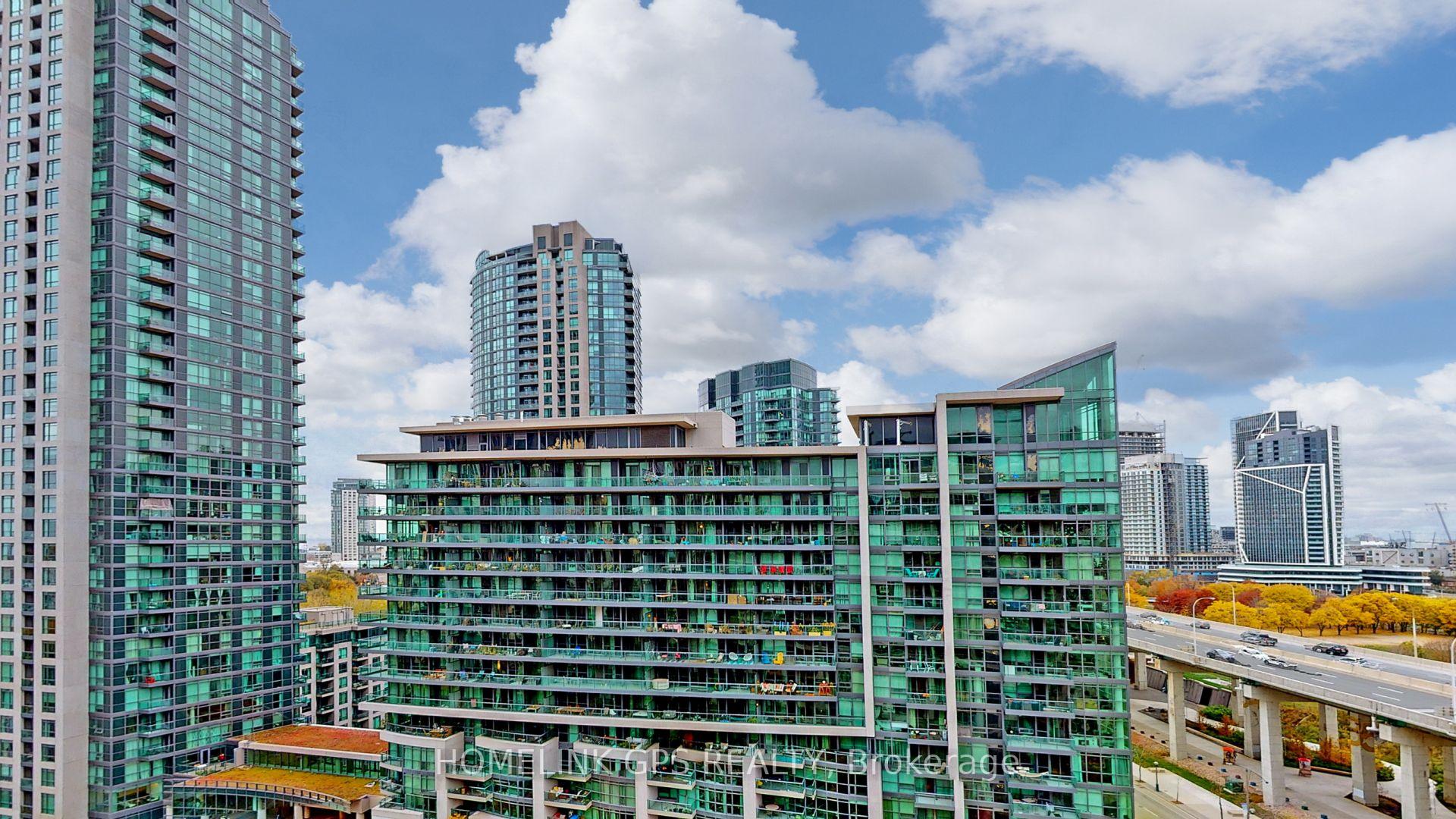 2 Bedrooms Condo at 35 Bastion, Toronto For sale