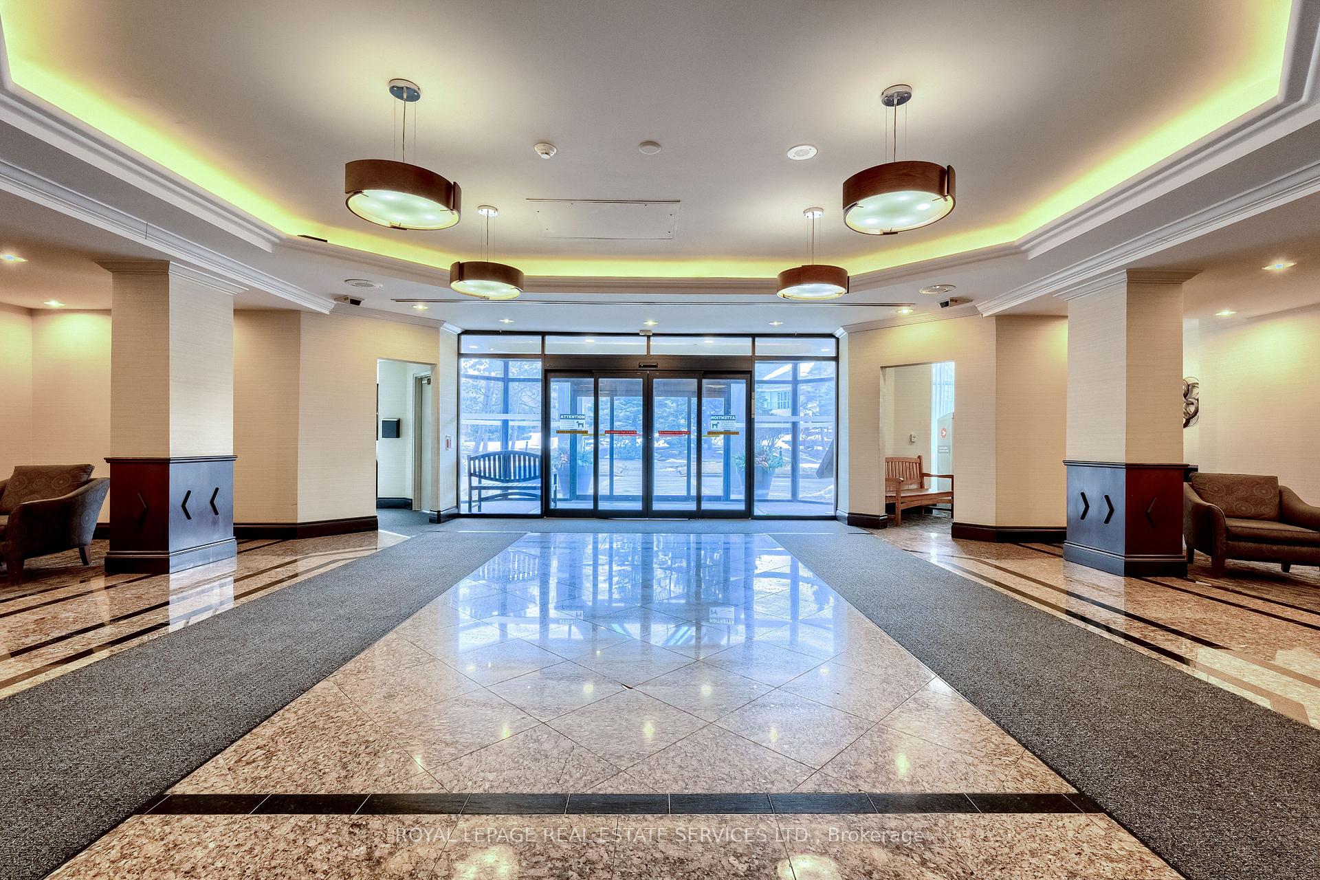 1 Bedroom Condo at 2155 Burnhamthorpe, Mississauga For sale