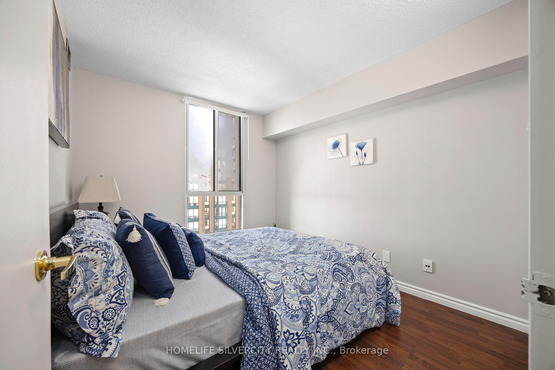 3 Bedrooms Condo at 145 Hillcrest, Mississauga For sale