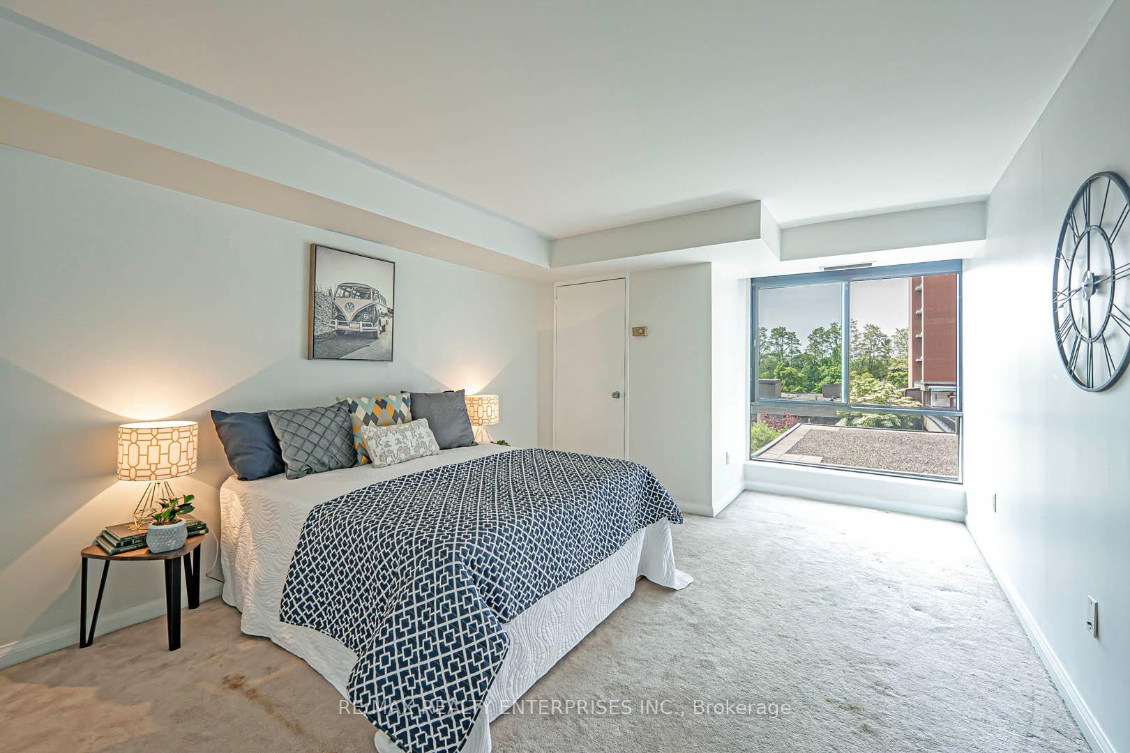 2 Bedrooms Condo at 1400 Dixie, Mississauga For sale
