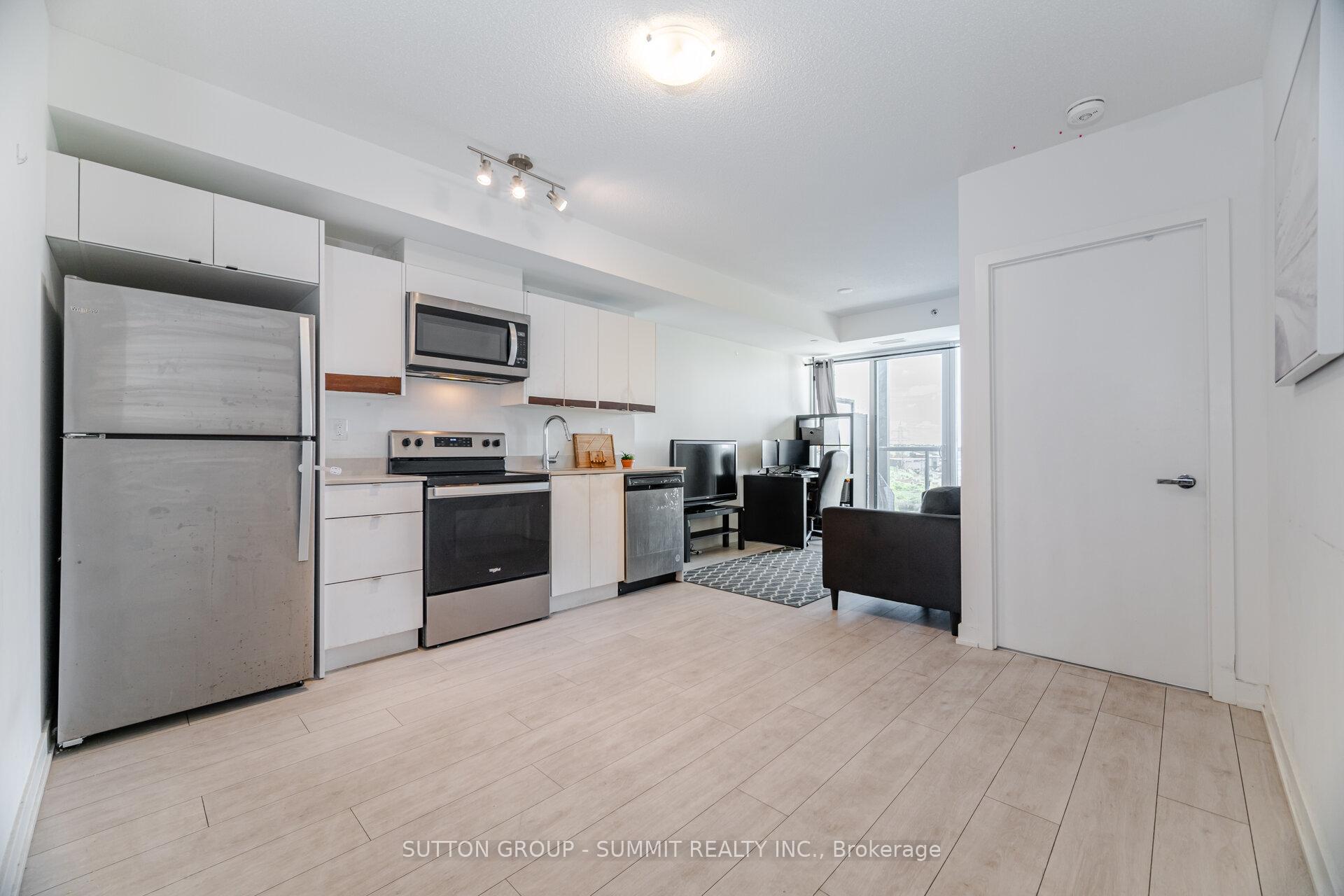 2 Bedrooms Condo at 3200 DAKOTA COMMON, Burlington For sale