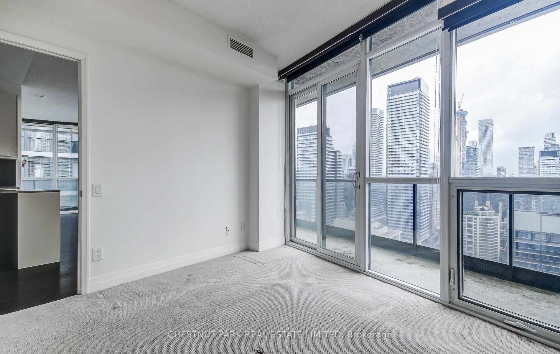 2 Bedrooms Condo at 25 Carlton, Toronto For sale