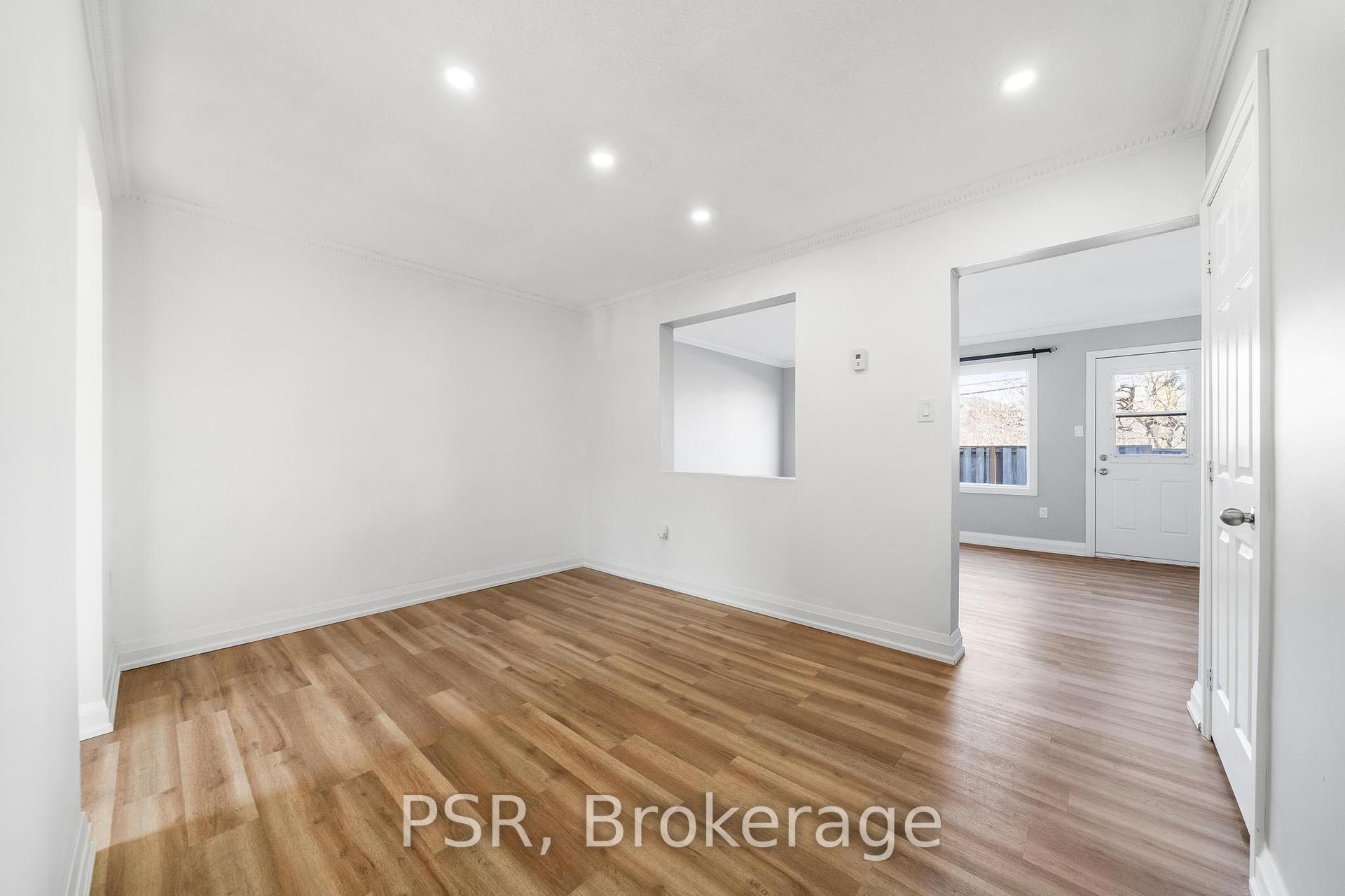3 Bedrooms Condo at 10 Angus, Hamilton For sale