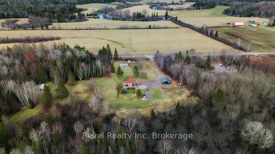799 Maple Hill