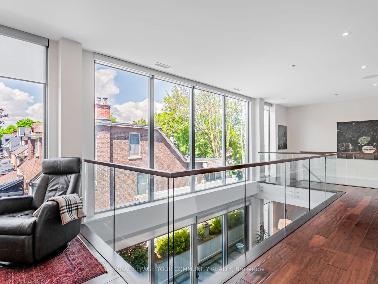 3 Bedrooms Condo at 1 Rainsford, Toronto For sale