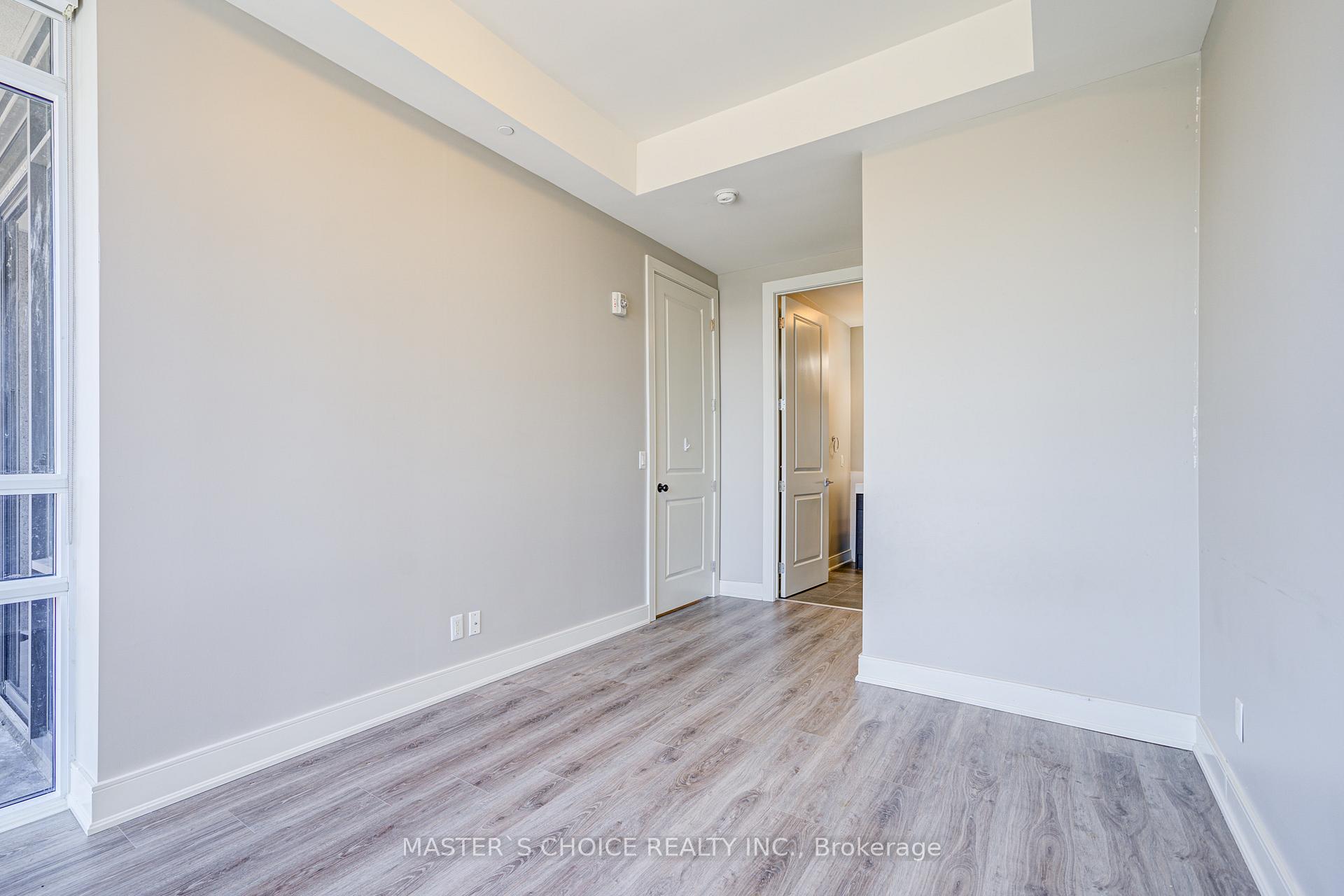 2 Bedrooms Condo at 150 Main, Hamilton For sale