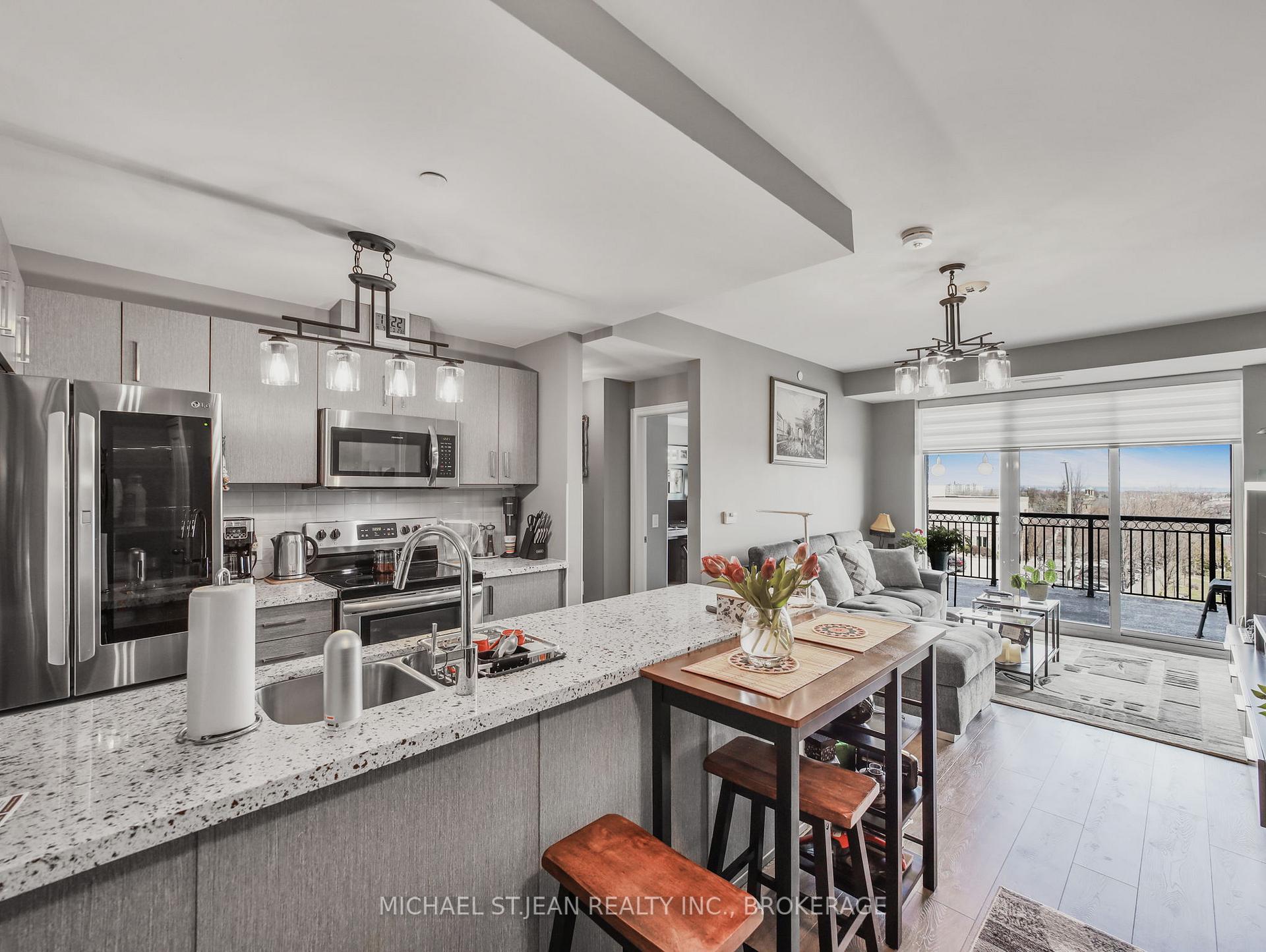2 Bedrooms Condo at 2750 King,  Hamilton For sale