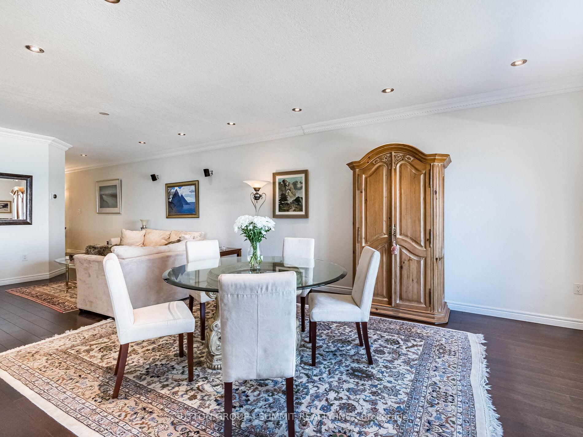 3 Bedrooms Condo at 484 Millen, Hamilton For sale