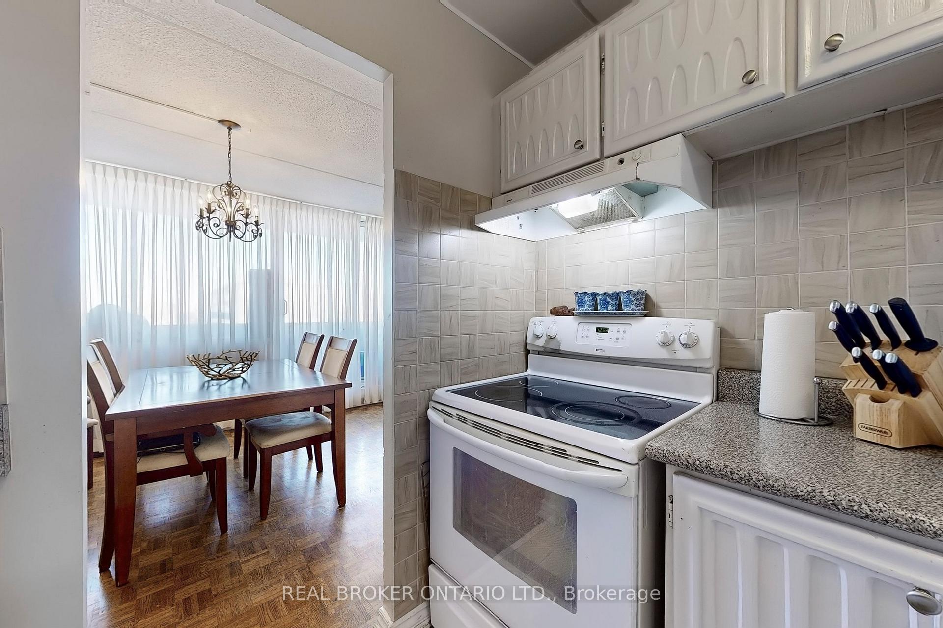 1 Bedroom Condo at 2 GLAMORGAN, Toronto For sale