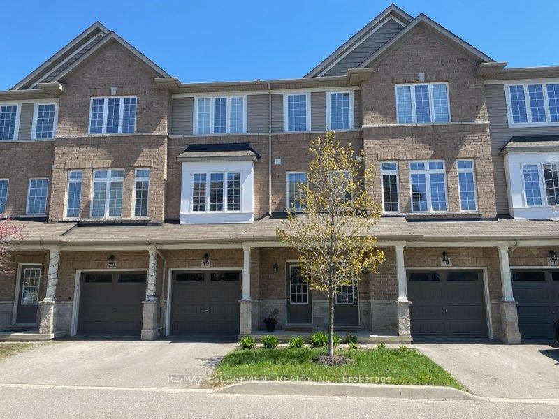 3 Bedrooms Condo at 122 DUNDAS, Hamilton For sale