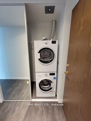 https://trreb-image.ampre.ca/XXudKxwmZp-0y06PeK0W2Vdh9KQkRZ_M44xUtETDt5k/rs:fit:960:960/wm:.5:so:0:50:.4/wmsh:10/wmt:PHNwYW4gZm9yZWdyb3VuZD0nd2hpdGUnIGZvbnQ9JzY4Jz5JUFJPIFJFQUxUWSBMVEQuLCBCcm9rZXJhZ2U8L3NwYW4-/L3RycmViL2xpc3RpbmdzLzQxLzA0Lzc3LzkyL3AvM2YxNTgyNWUtYzMyZC00ODJhLWFlYjEtYjMzZWM3MWM4ZjMyLmpwZw.jpg