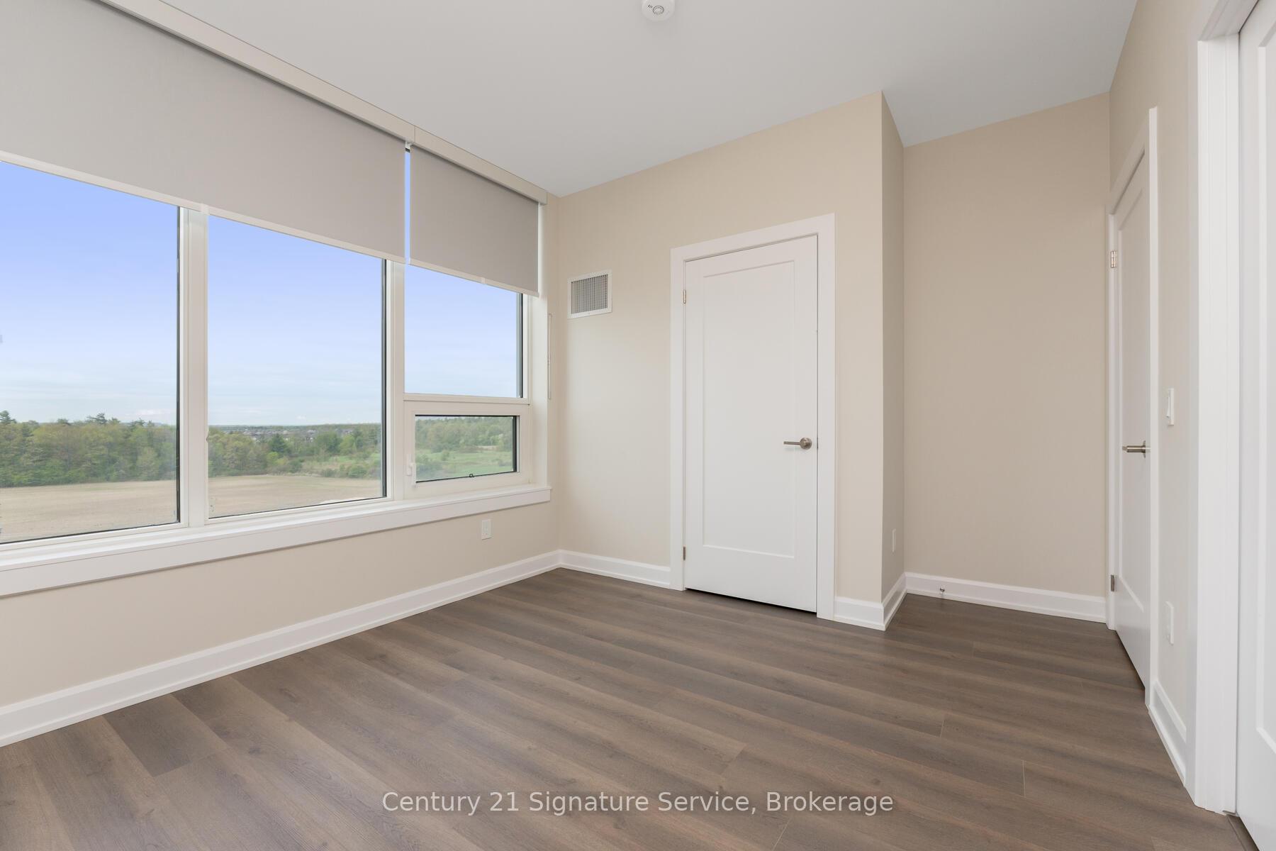 2 Bedrooms Condo at 3220 William Coltson, Oakville For sale