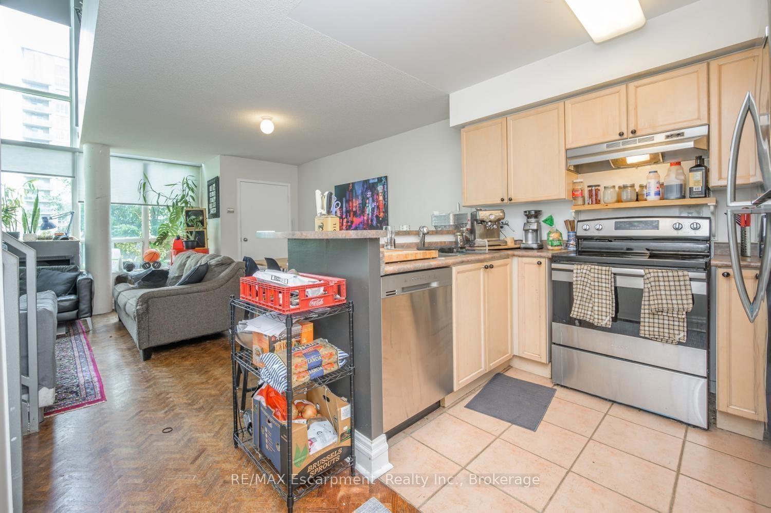 2 Bedrooms Condo at 250 MANITOBA, Toronto For sale