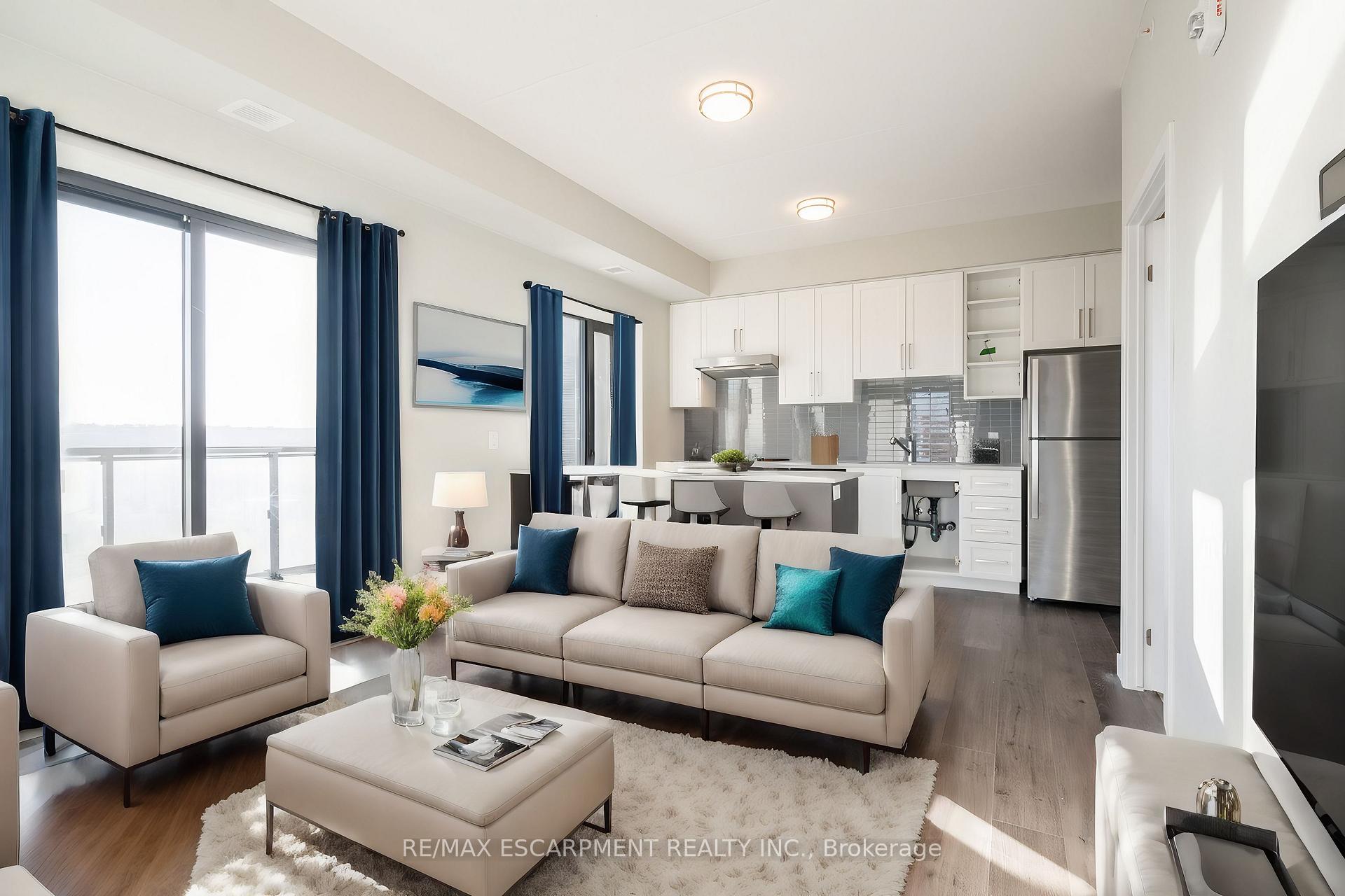 2 Bedrooms Condo at 15 QUEEN, Hamilton For sale