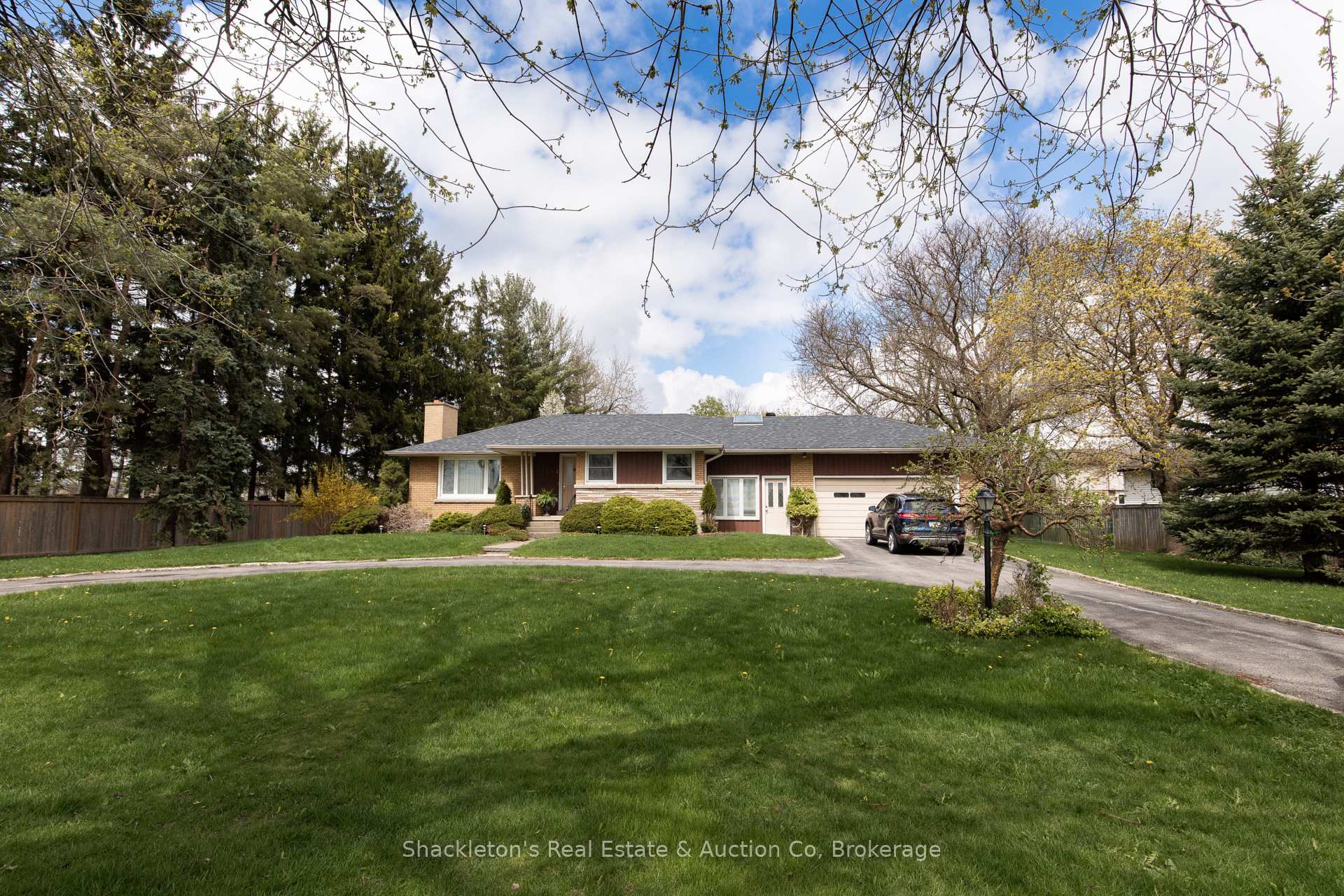 Photo of 444 Lorne Avenue, Stratford, ON N5A 6S4