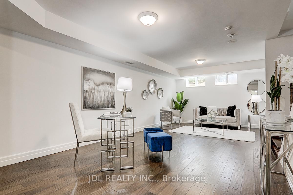 3 Bedrooms Condo at 934 Mount Pleasant,  Toronto For sale