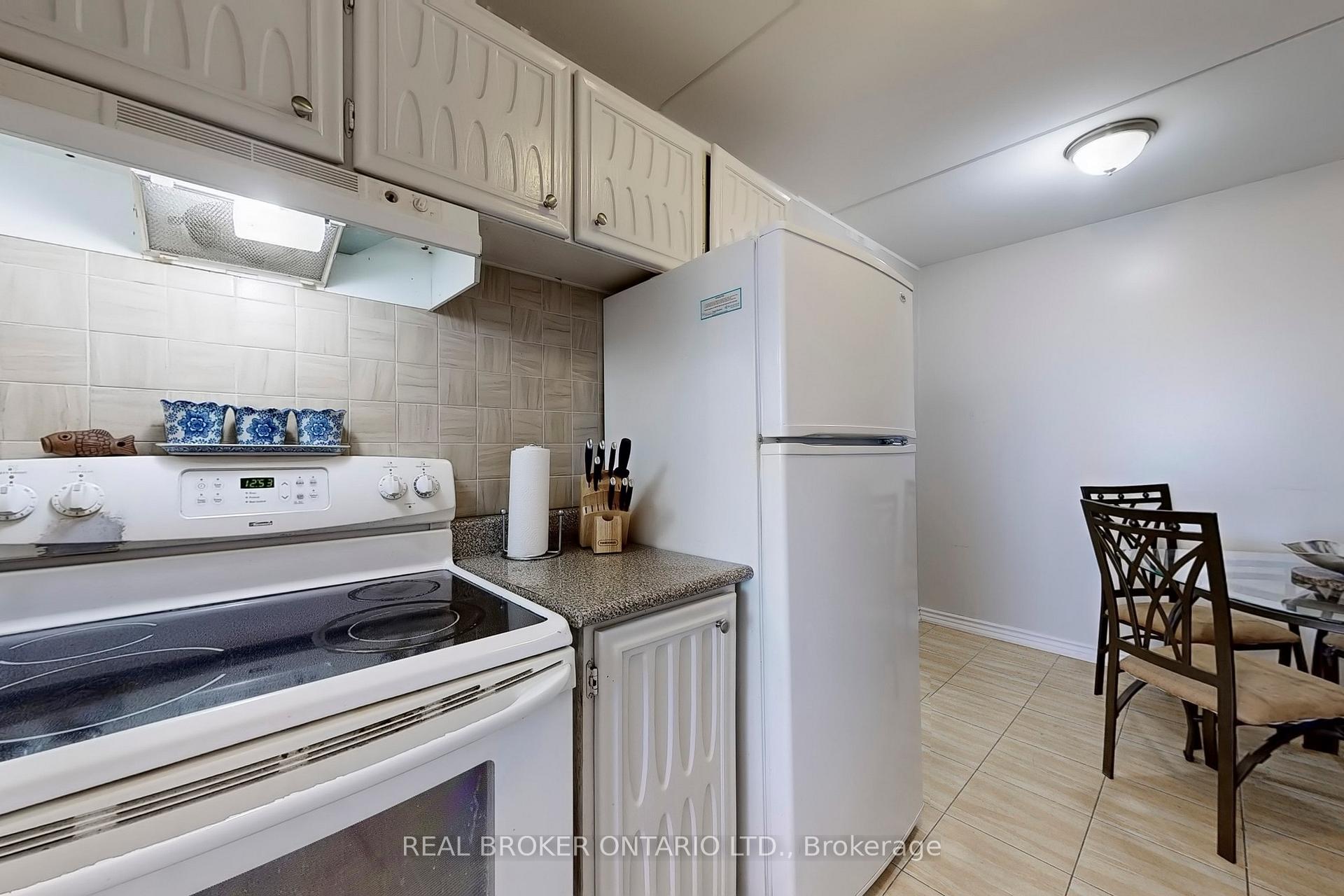 1 Bedroom Condo at 2 GLAMORGAN, Toronto For sale