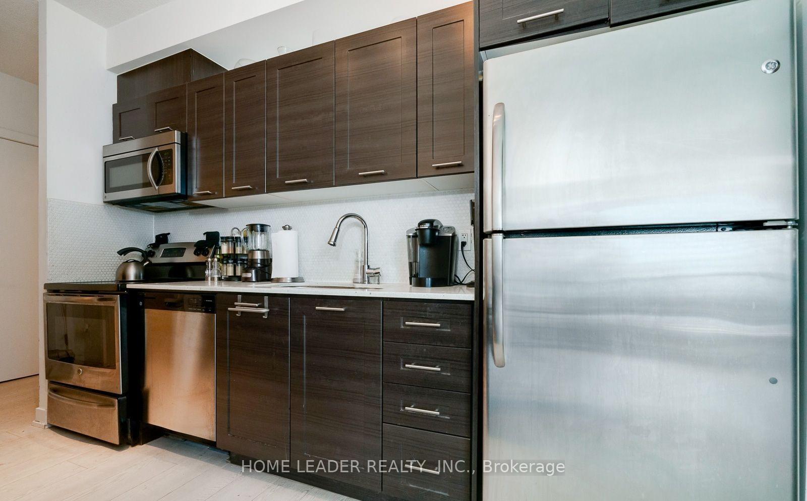 2 Bedrooms Condo at 20 Bruyeres, Toronto For sale