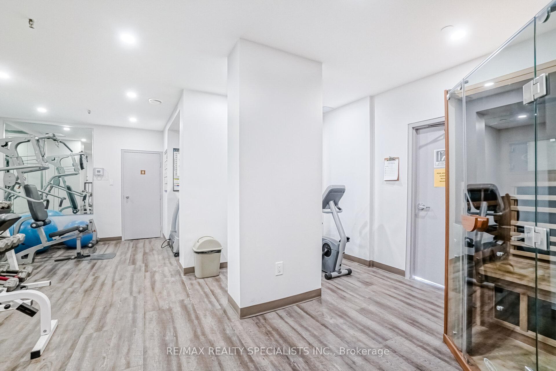 3 Bedrooms Condo at 1240 Marlborough, Oakville For sale