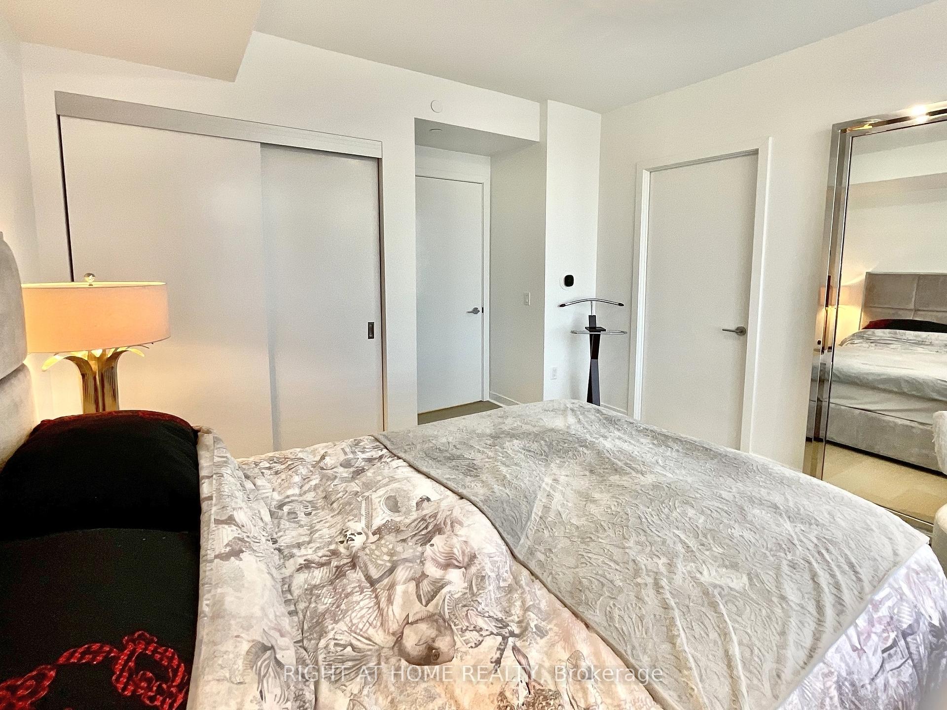 2 Bedrooms Condo at 501 Adelaide, Toronto For sale