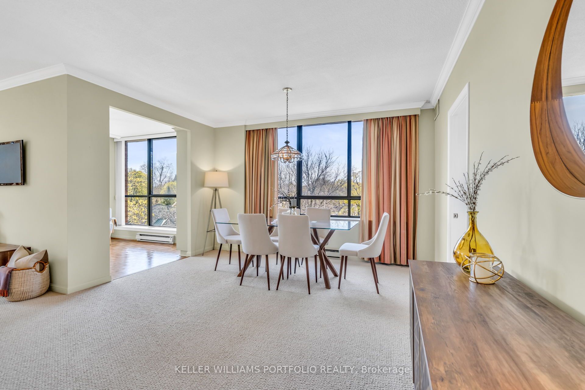 #708 - 2900 Yonge Street, Toronto, ON M4N 3N8