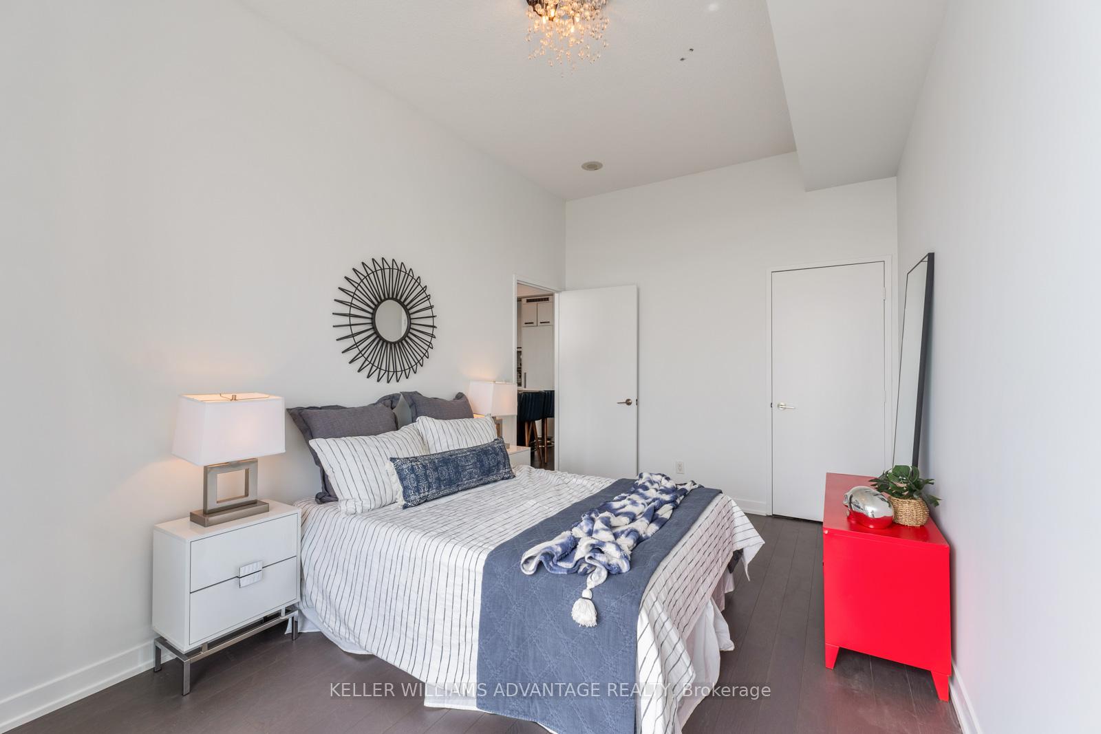 2 Bedrooms Condo at 120 Bayview, Toronto For sale