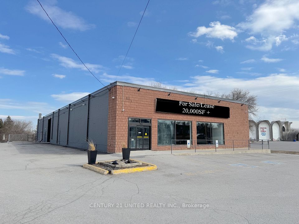 2704 Lakefield