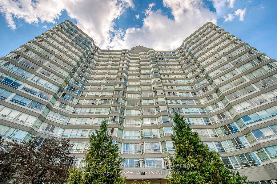 2 Bedrooms Condo at 50 Kingsbridge Garden, Mississauga For sale