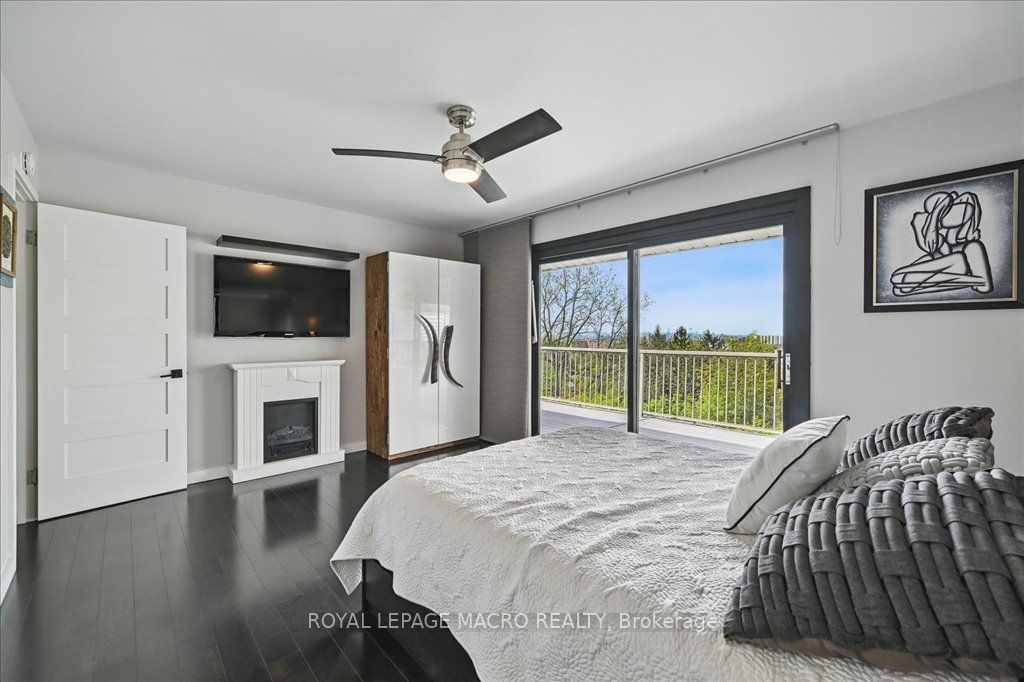 33 Leslie Drive