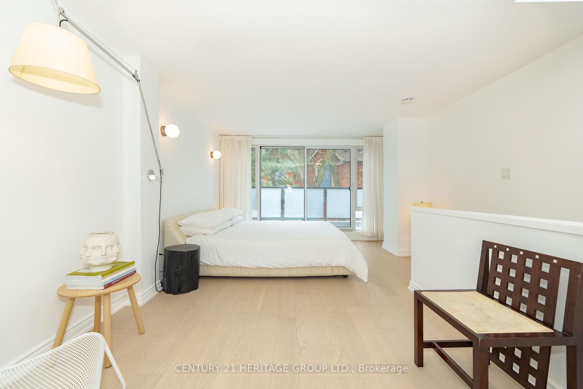 3 Bedrooms Condo at 280 Sherbourne, Toronto For sale