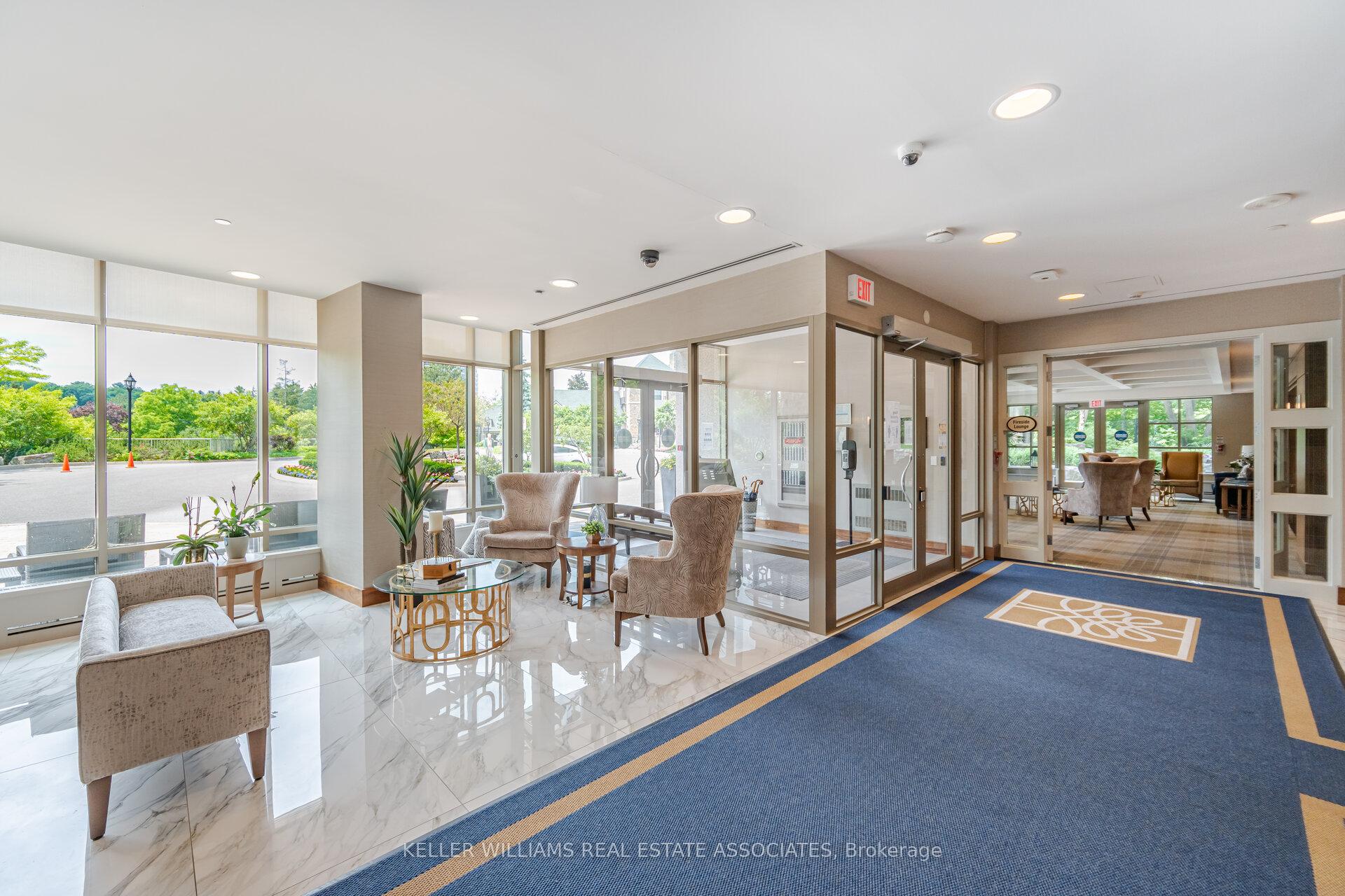 2 Bedrooms Condo at 1665 The Collegeway, Mississauga For sale