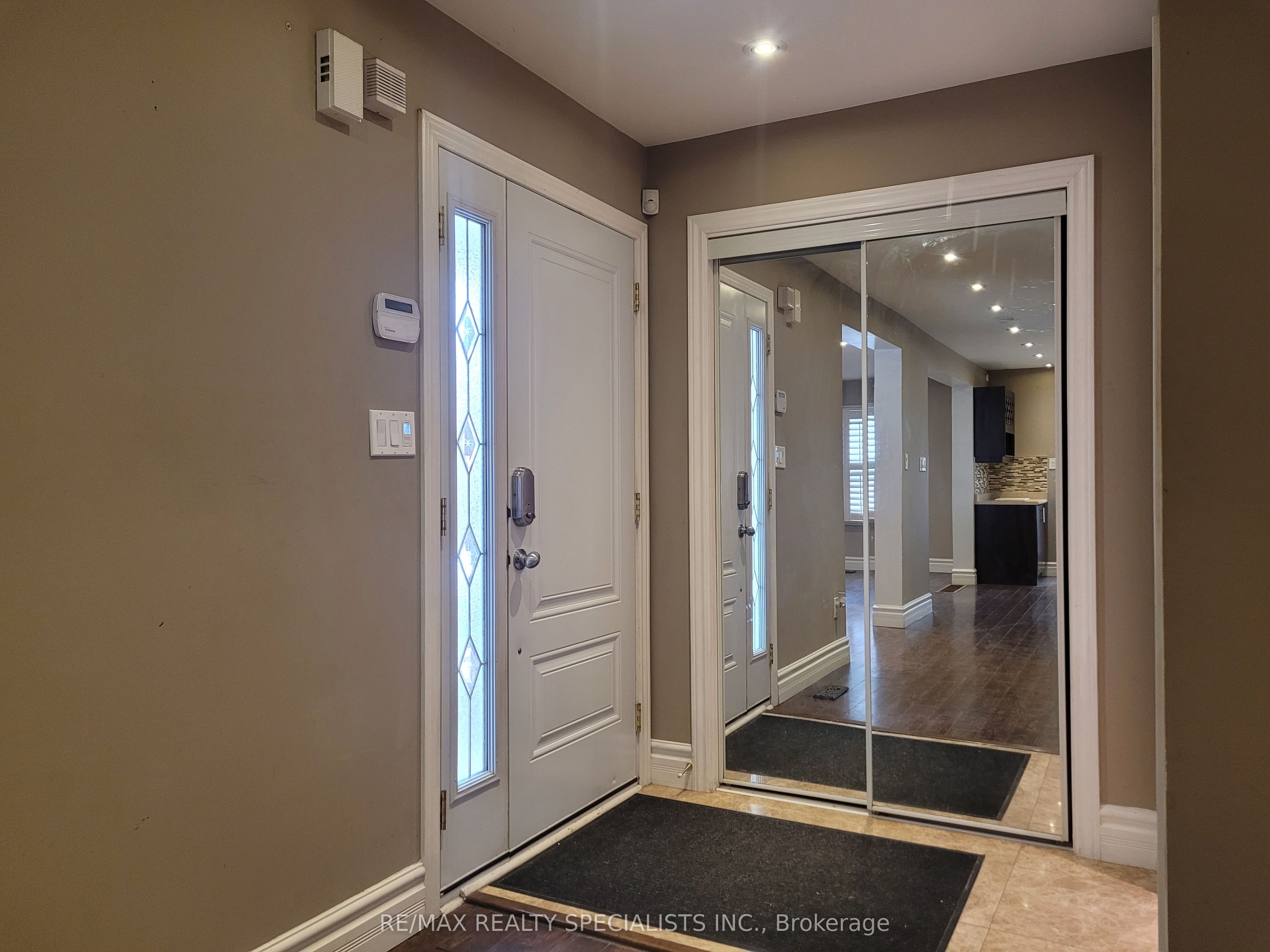 64 Willerton Close, #UPPER
